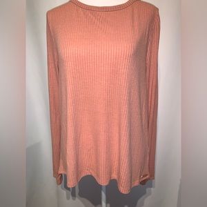 Long sleeve open back shirt